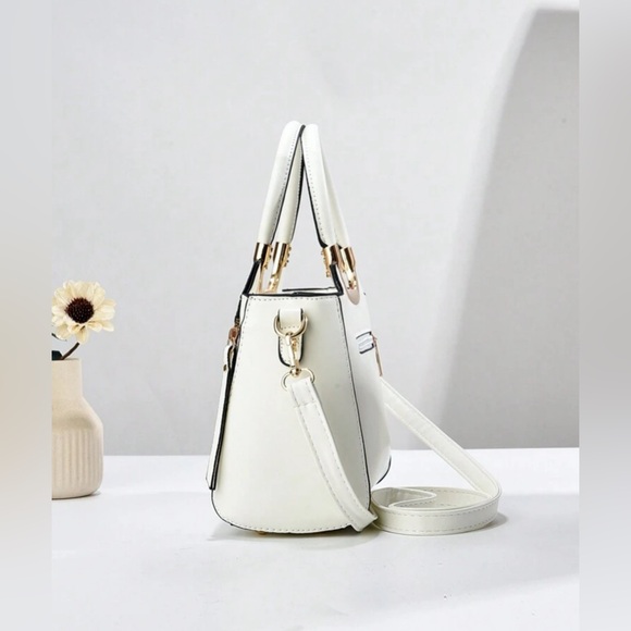 New Crocodile Print Bag, Purse - Picture 4 of 6